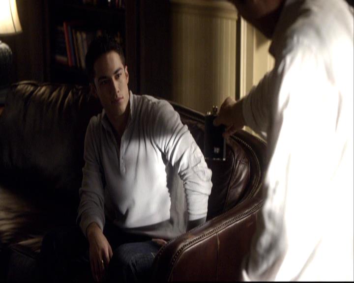 VampireDiariesWorld-dot-org_2x01TheReturn1390.jpg
