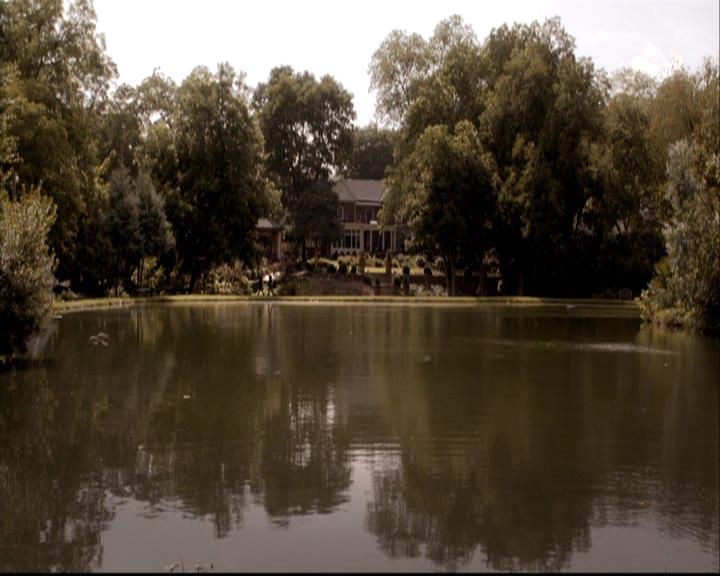 VampireDiariesWorld-dot-org_2x01TheReturn1402.jpg