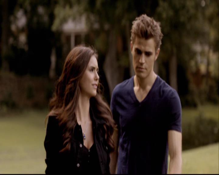 VampireDiariesWorld-dot-org_2x01TheReturn1410.jpg
