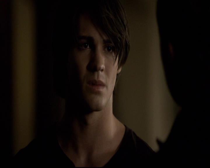 VampireDiariesWorld-dot-org_2x01TheReturn1639.jpg