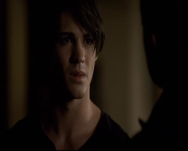 VampireDiariesWorld-dot-org_2x01TheReturn1648.jpg