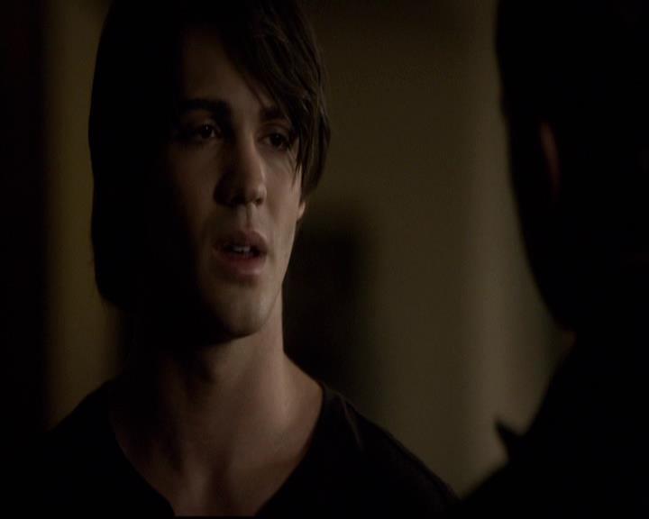VampireDiariesWorld-dot-org_2x01TheReturn1659.jpg