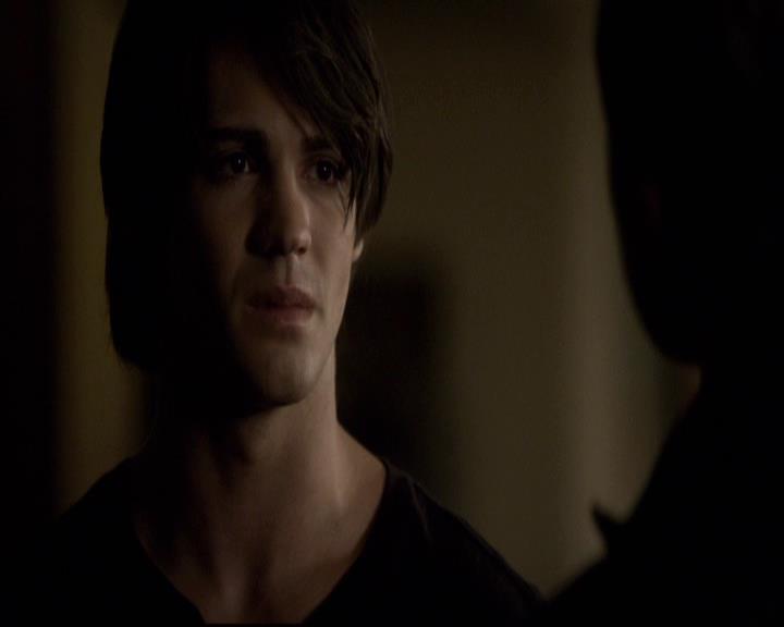 VampireDiariesWorld-dot-org_2x01TheReturn1663.jpg