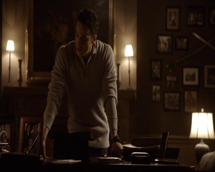 VampireDiariesWorld-dot-org_2x01TheReturn1693.jpg