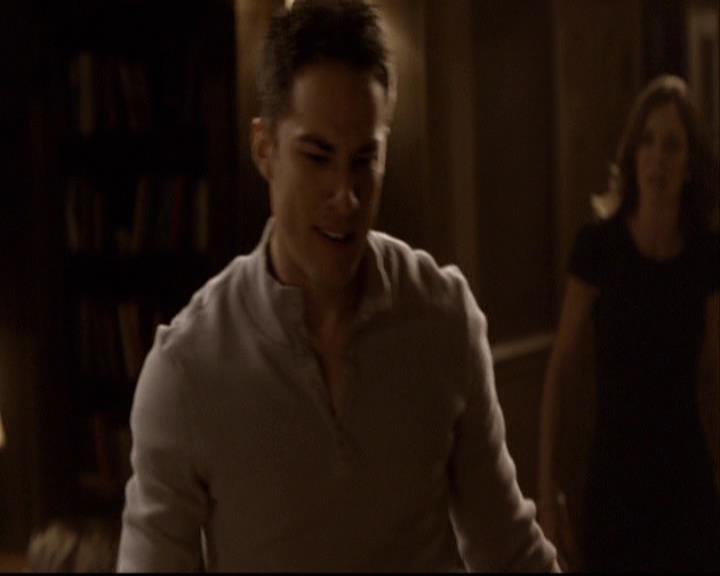 VampireDiariesWorld-dot-org_2x01TheReturn1708.jpg