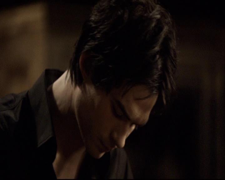 VampireDiariesWorld-dot-org_2x01TheReturn1739.jpg