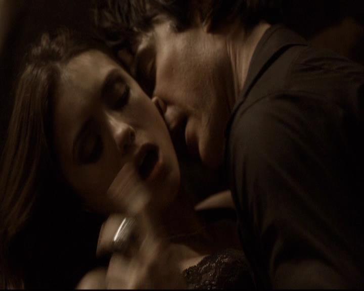 VampireDiariesWorld-dot-org_2x01TheReturn1833.jpg
