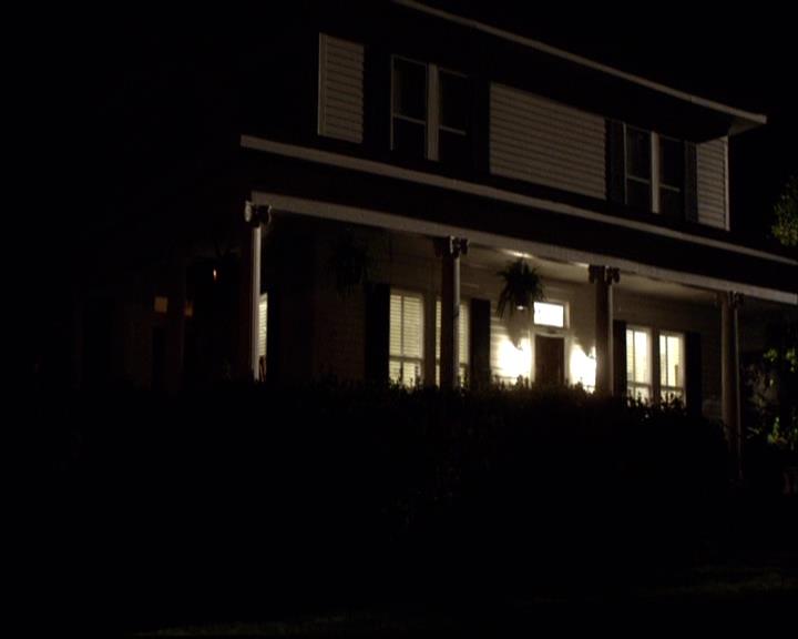 VampireDiariesWorld-dot-org_2x01TheReturn1910.jpg
