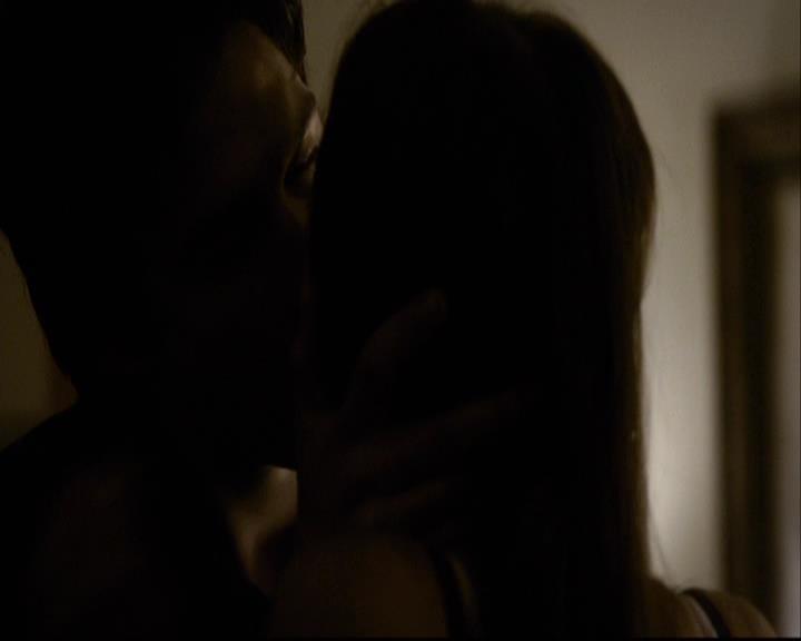VampireDiariesWorld-dot-org_2x01TheReturn1982.jpg