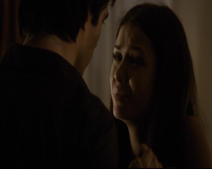 VampireDiariesWorld-dot-org_2x01TheReturn1998.jpg