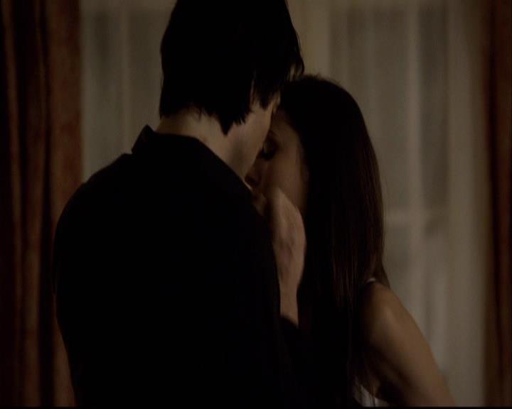 VampireDiariesWorld-dot-org_2x01TheReturn2004.jpg