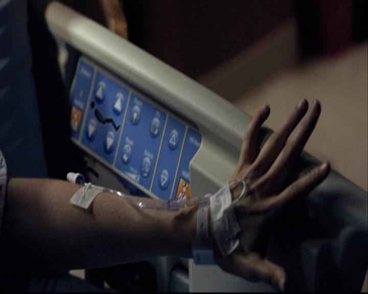 VampireDiariesWorld-dot-org_2x01TheReturn2201.jpg