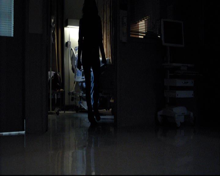 VampireDiariesWorld-dot-org_2x01TheReturn2210.jpg