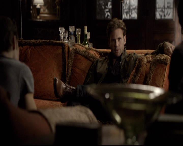 VampireDiariesWorld-dot-org_2x03BadMoonRising0037.jpg