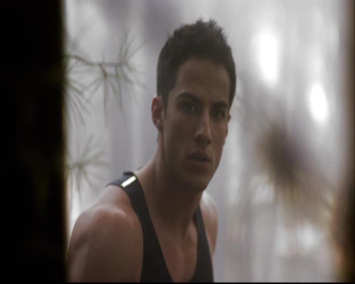 VampireDiariesWorld-dot-org_2x03BadMoonRising0073.jpg