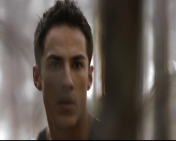 VampireDiariesWorld-dot-org_2x03BadMoonRising0089.jpg