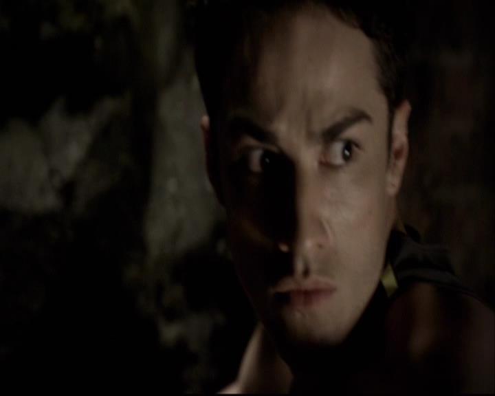 VampireDiariesWorld-dot-org_2x03BadMoonRising0146.jpg