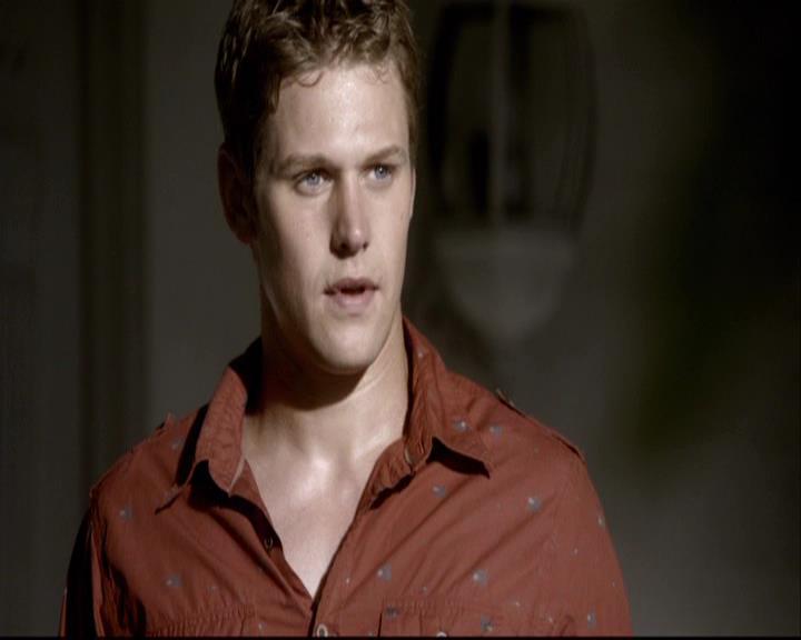 VampireDiariesWorld-dot-org_2x03BadMoonRising0200.jpg