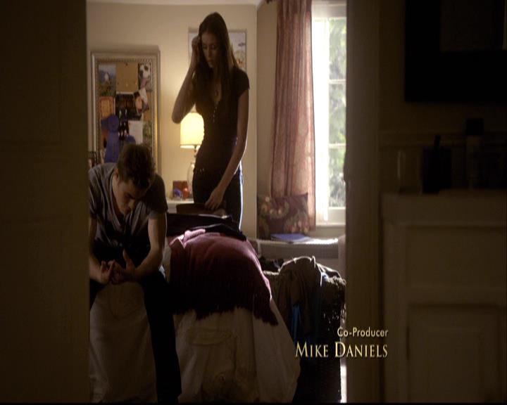 VampireDiariesWorld-dot-org_2x03BadMoonRising0211.jpg