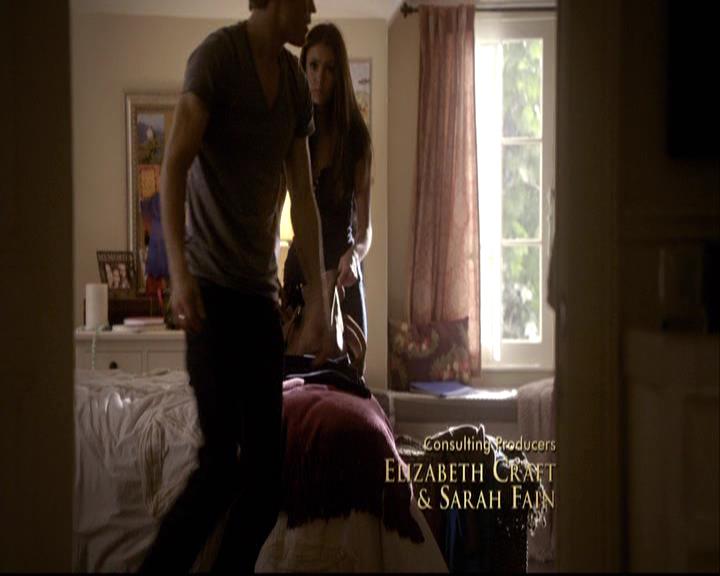 VampireDiariesWorld-dot-org_2x03BadMoonRising0227.jpg