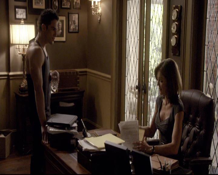 VampireDiariesWorld-dot-org_2x03BadMoonRising0355.jpg