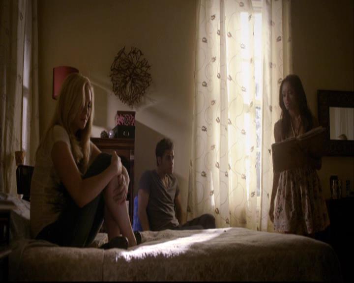 VampireDiariesWorld-dot-org_2x03BadMoonRising0529.jpg