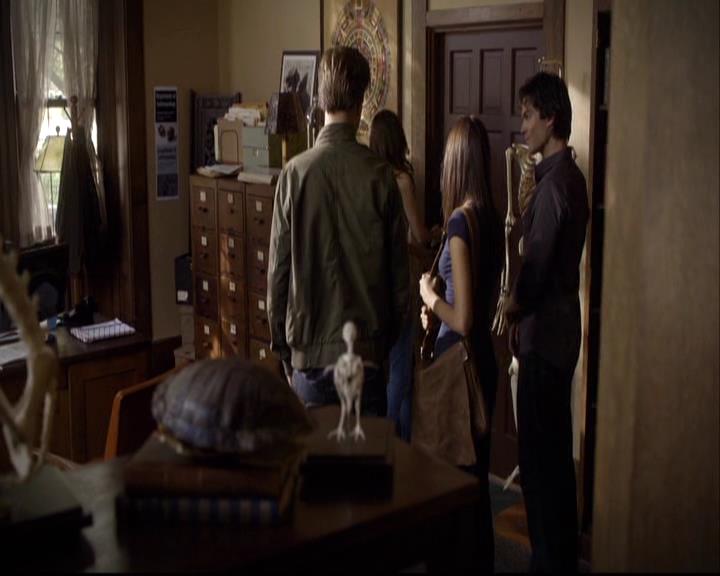 VampireDiariesWorld-dot-org_2x03BadMoonRising0632.jpg