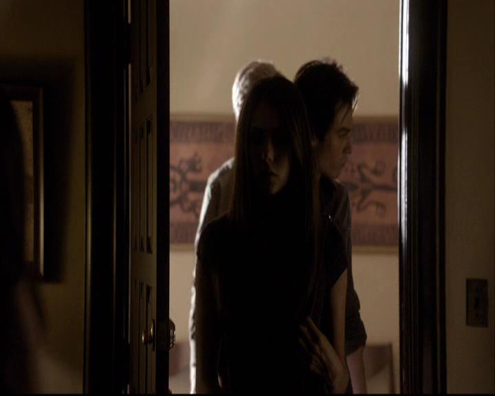 VampireDiariesWorld-dot-org_2x03BadMoonRising0636.jpg