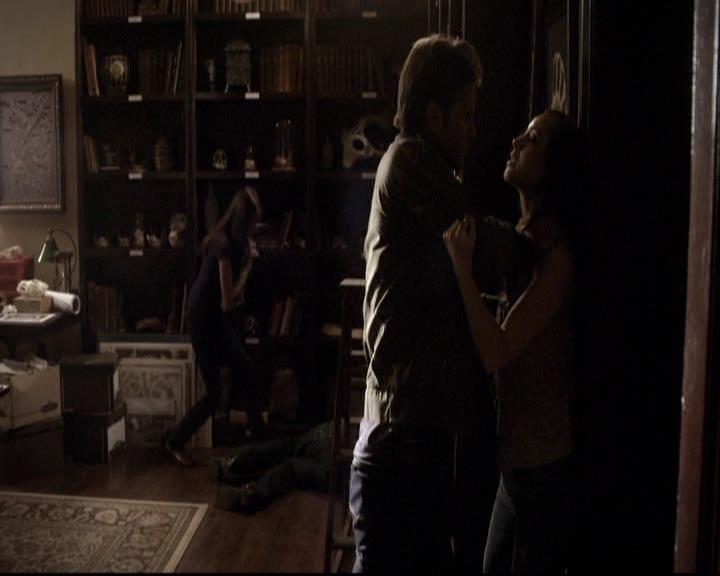 VampireDiariesWorld-dot-org_2x03BadMoonRising0671.jpg