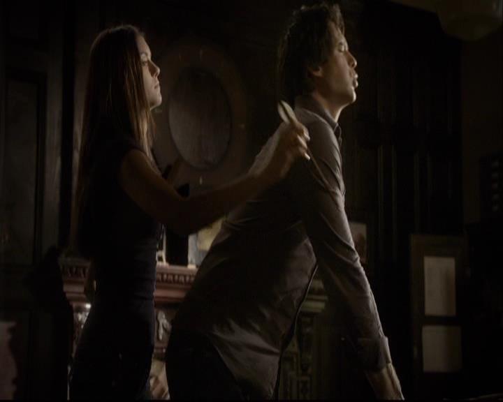 VampireDiariesWorld-dot-org_2x03BadMoonRising0688.jpg