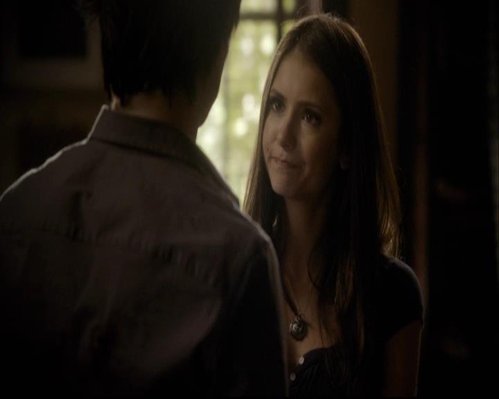 VampireDiariesWorld-dot-org_2x03BadMoonRising0725.jpg