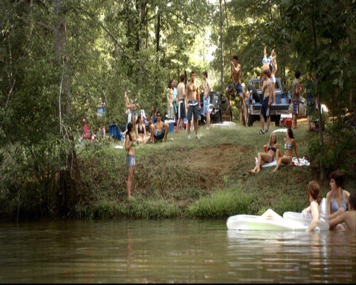 VampireDiariesWorld-dot-org_2x03BadMoonRising0919.jpg
