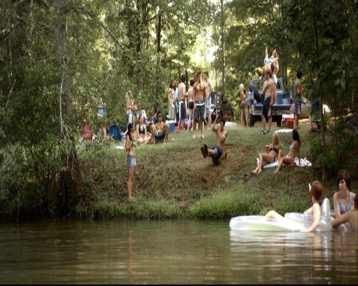 VampireDiariesWorld-dot-org_2x03BadMoonRising0920.jpg