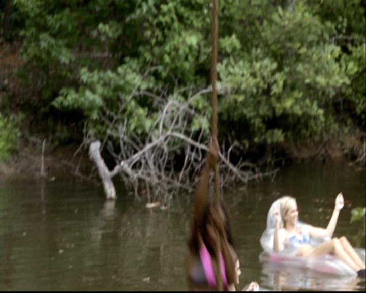 VampireDiariesWorld-dot-org_2x03BadMoonRising0925.jpg