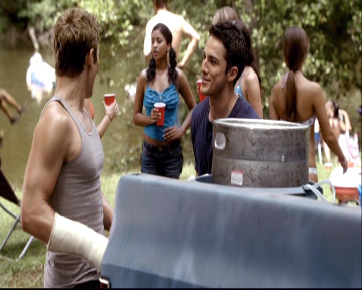 VampireDiariesWorld-dot-org_2x03BadMoonRising0929.jpg