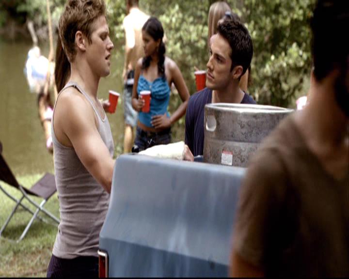 VampireDiariesWorld-dot-org_2x03BadMoonRising0932.jpg