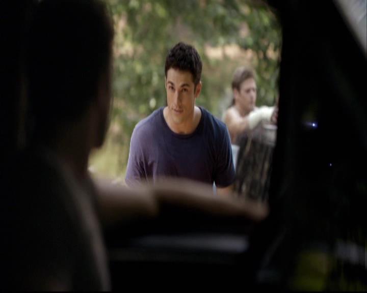 VampireDiariesWorld-dot-org_2x03BadMoonRising0947.jpg