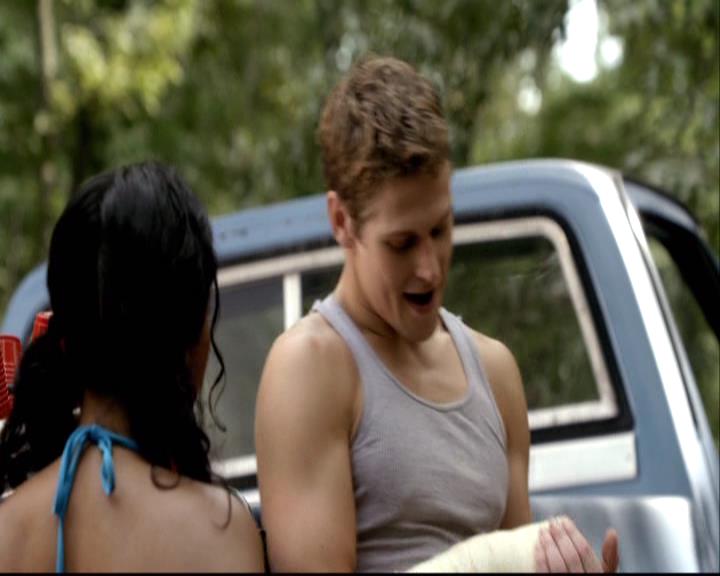 VampireDiariesWorld-dot-org_2x03BadMoonRising1004.jpg