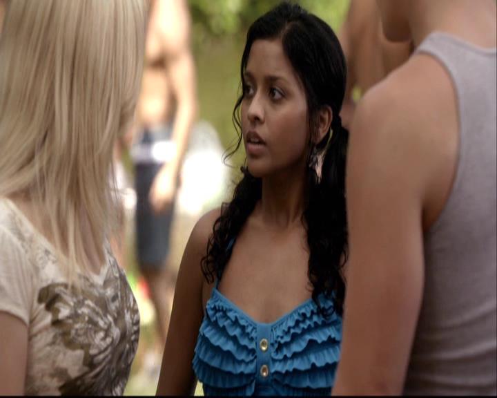 VampireDiariesWorld-dot-org_2x03BadMoonRising1025.jpg