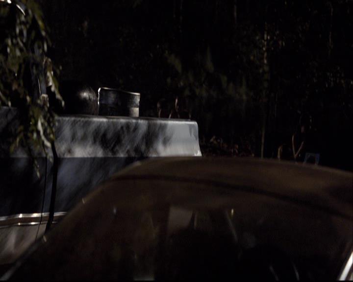 VampireDiariesWorld-dot-org_2x03BadMoonRising1287.jpg