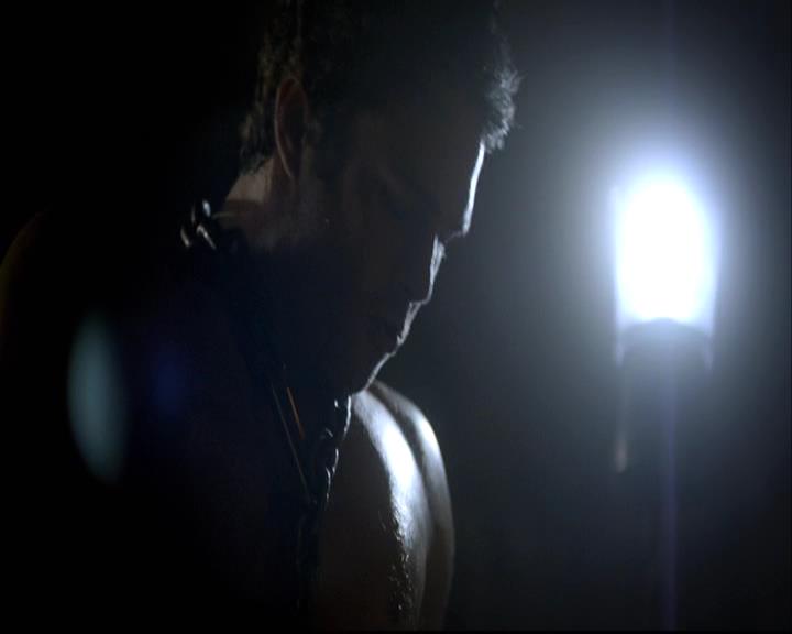 VampireDiariesWorld-dot-org_2x03BadMoonRising1333.jpg