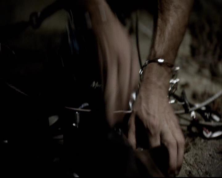 VampireDiariesWorld-dot-org_2x03BadMoonRising1335.jpg