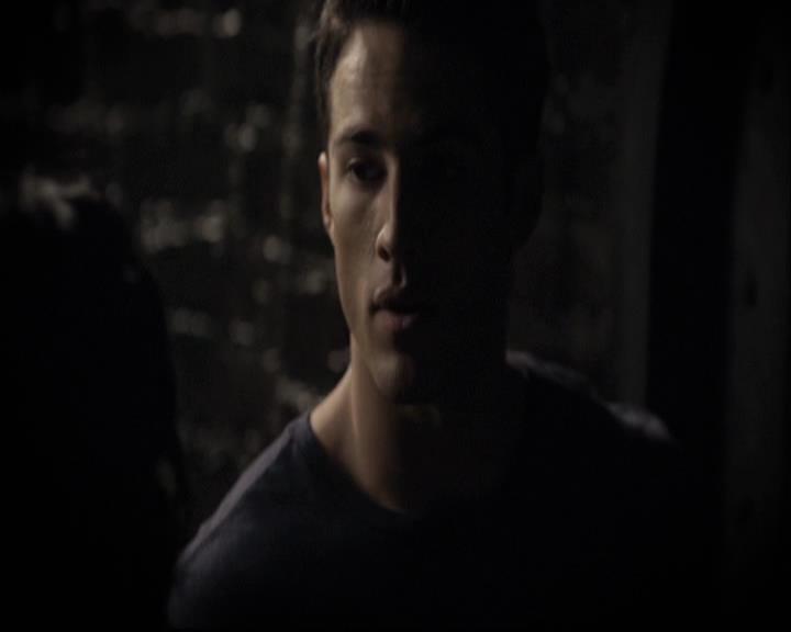 VampireDiariesWorld-dot-org_2x03BadMoonRising1375.jpg