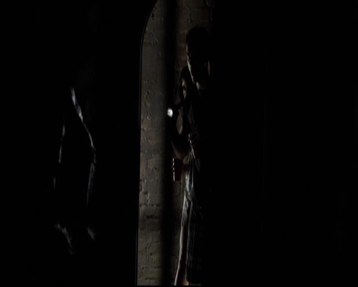 VampireDiariesWorld-dot-org_2x03BadMoonRising1389.jpg