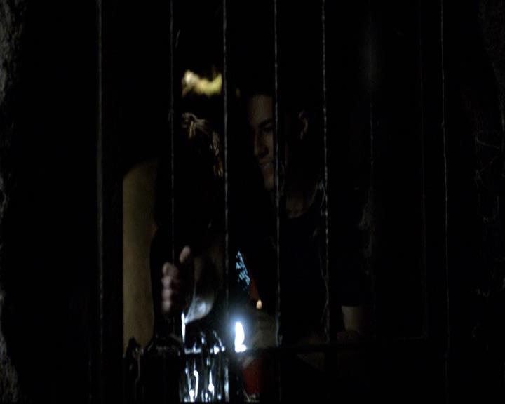 VampireDiariesWorld-dot-org_2x03BadMoonRising1390.jpg