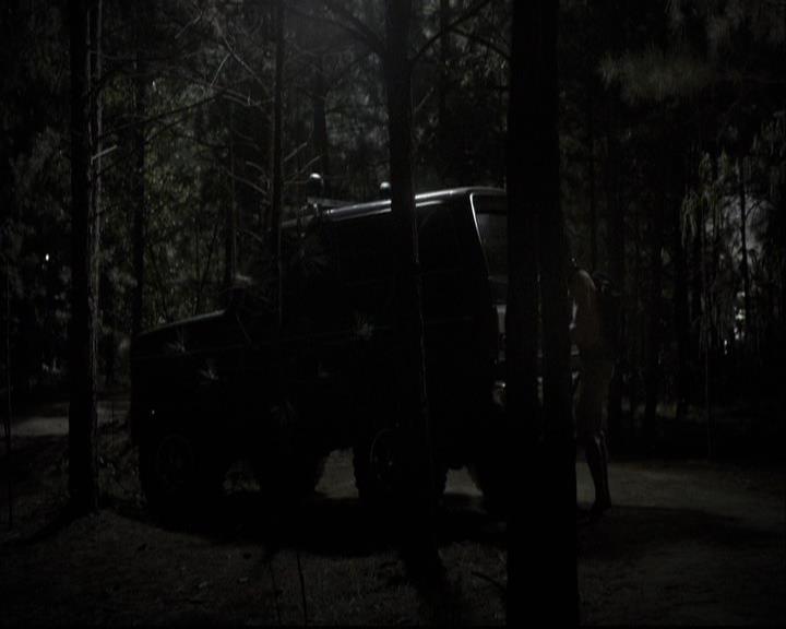 VampireDiariesWorld-dot-org_2x03BadMoonRising1400.jpg