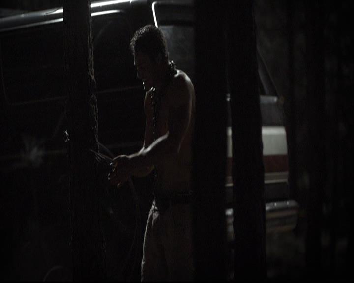 VampireDiariesWorld-dot-org_2x03BadMoonRising1405.jpg