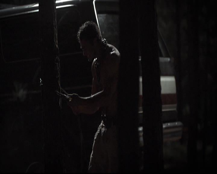 VampireDiariesWorld-dot-org_2x03BadMoonRising1406.jpg