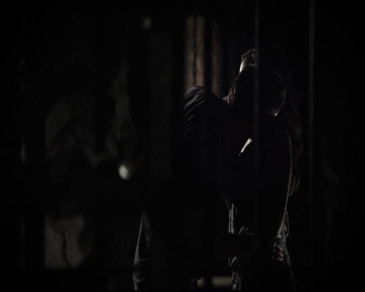 VampireDiariesWorld-dot-org_2x03BadMoonRising1523.jpg