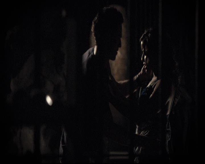 VampireDiariesWorld-dot-org_2x03BadMoonRising1525.jpg